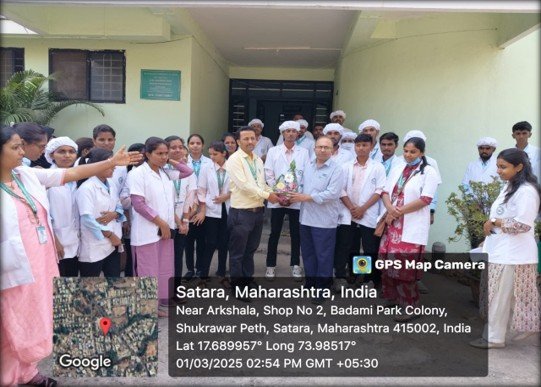 Industrial Visit to Ayurvedeeya Arkashala Satara | PES Pharmacy 3 Felicitation of Mr Gokhale during pharmacy students industrial visit to Ayurvedeeya Arkashala Satara
