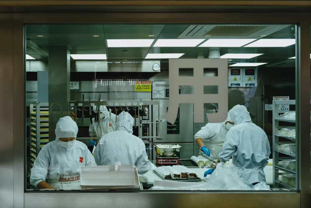 Pharmaceutical manufacturing equipment and tablet production line in a medicine factory